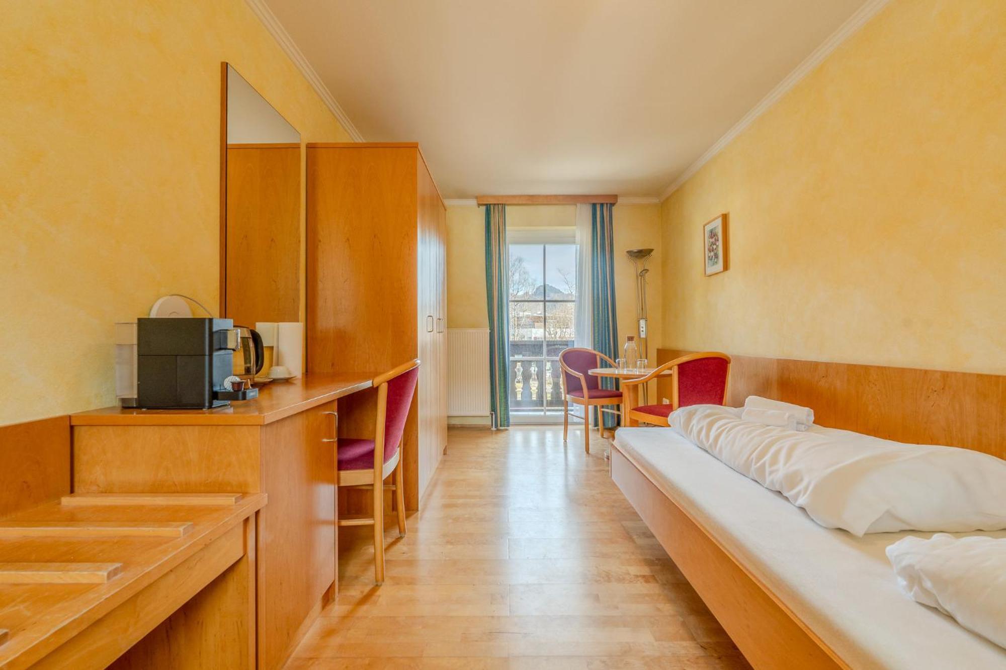 Whats-App Self-Check-In - Villa Maria Theresia Bad Goisern Værelse billede